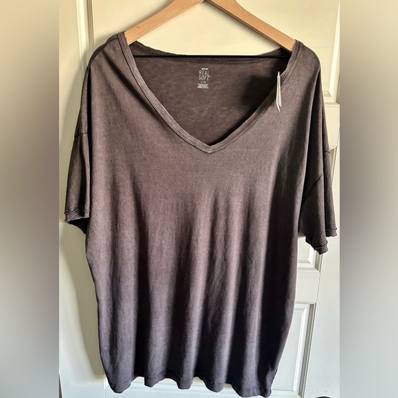 Aerie Charcoal V-Neck Tee - Picture 1 of 4
